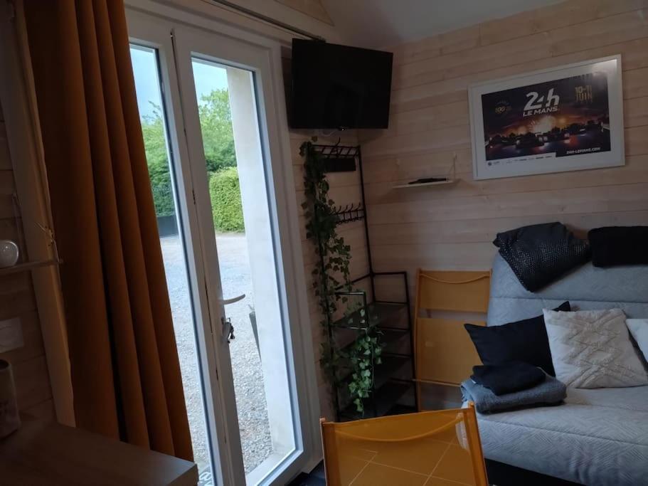 Joli Studio Mezzanine Proche Pole Europeen Yvré-lʼÉvêque Екстериор снимка